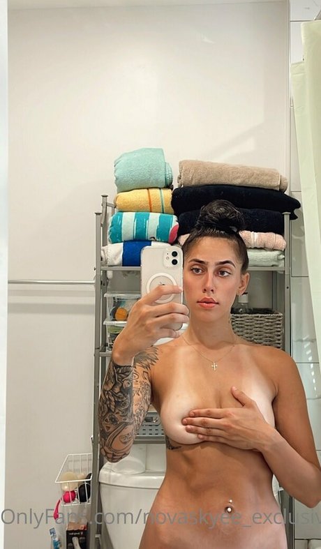 novaskyee exclusive model sex photo