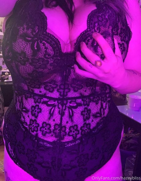 hazeybliss naked actress pics