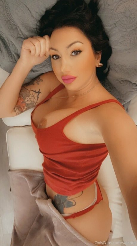 valzzies naked actress gallery