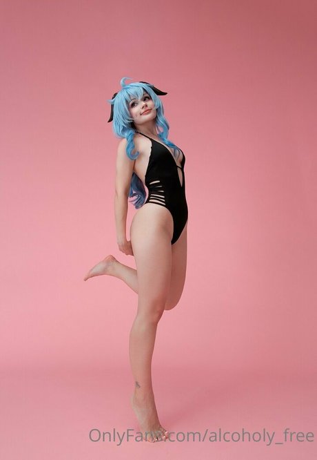 alcoholy free beautiful actress img