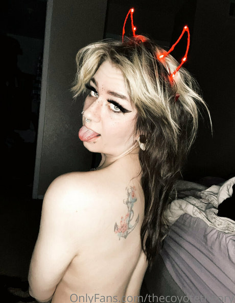 thecoyotetheory model perfect archive