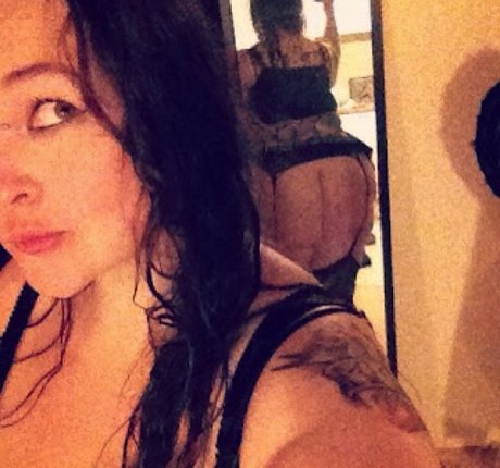 RainIsWet pretty actress galleries