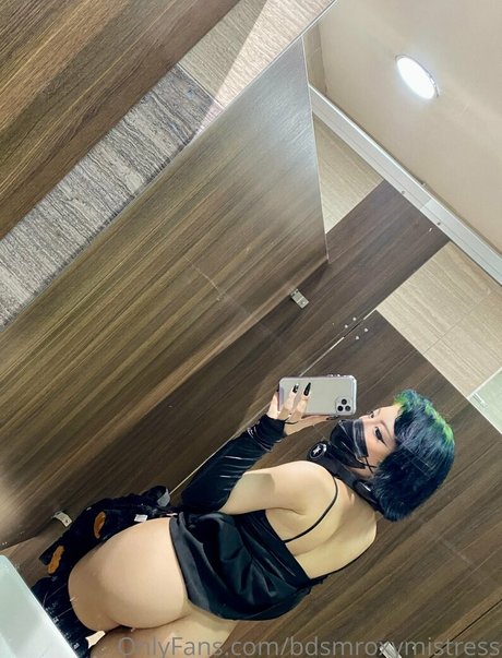 bdsmroxymistress hot star galleries