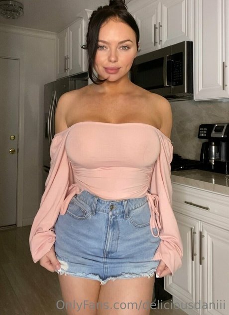 Dani Phelps top schöne archiv