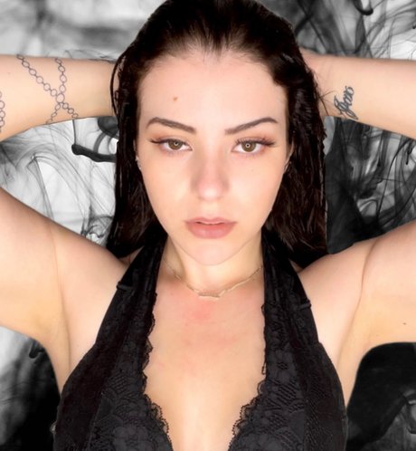 Nina Bugattii heiße nette fotos