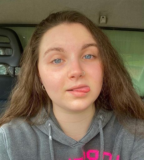 bustybritishbrunette model nackte foto