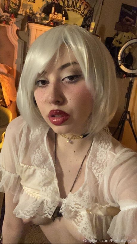 dutchess in red xxx hübsche foto