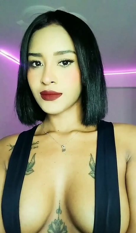 Miss Perla hd heiße bild