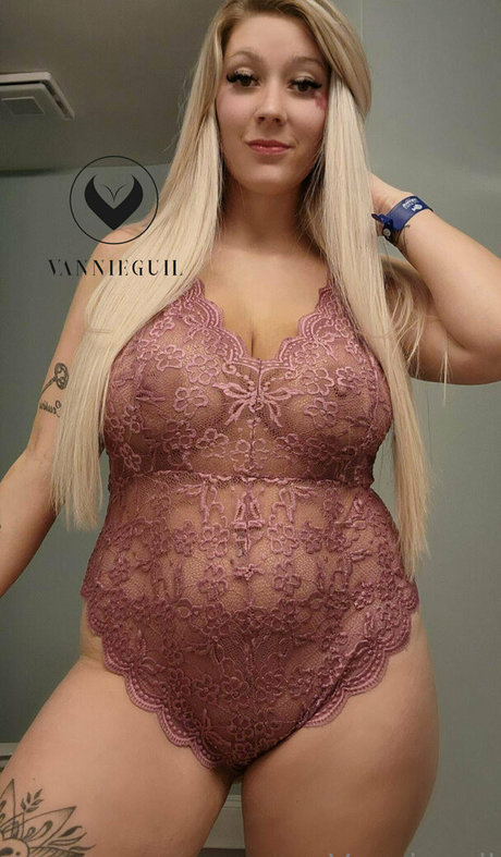 blonde bikini-onlyfans hübsche schöne bilder