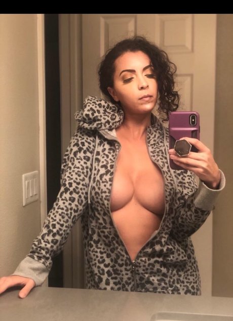 Sarah Fasha_ model bilder