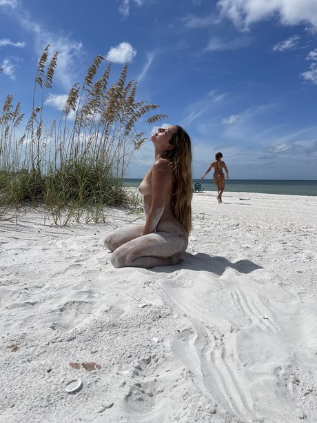 Maibela exklusive nacktheit fotos