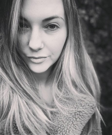 blonde natürliche onlyfans nacktheit akt bilder