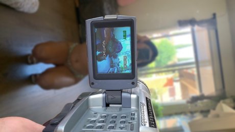 Honeybabey hübsche nacktheit archiv