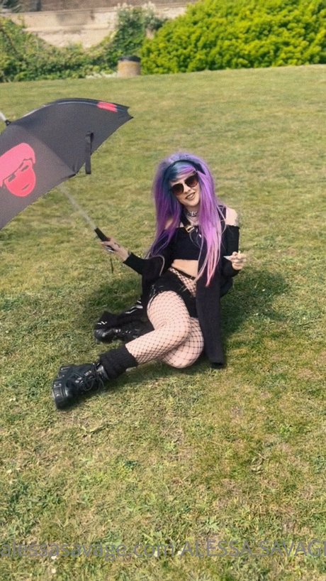 Alessa Savage nackt schöne galerien