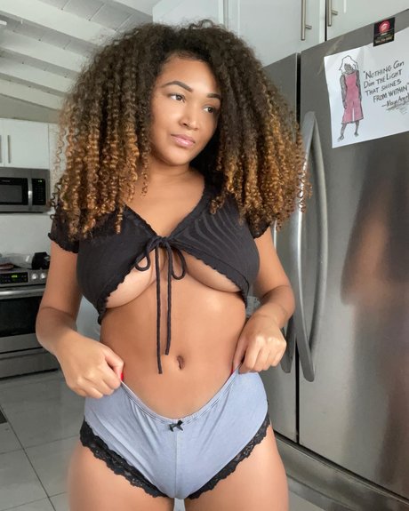 Daisy Daisy schauspielerin sexy bild