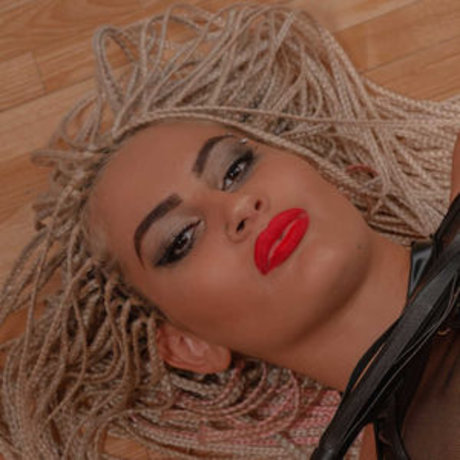 Tinche Bre sexy nacktheit galerie