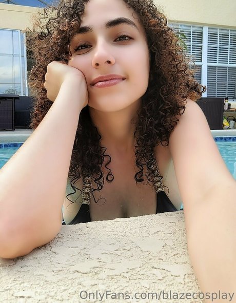 blazecosplay schauspielerin top galerien