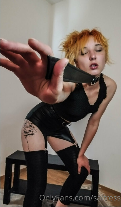 saitress kostenlose sex fotos