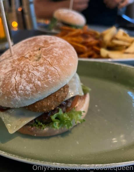 große titten tittenfick onlyfans kunst nette bild