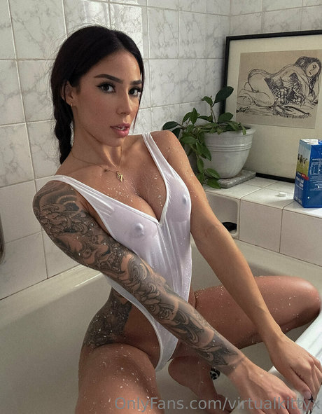 nicolecee__ kunst erotische bild