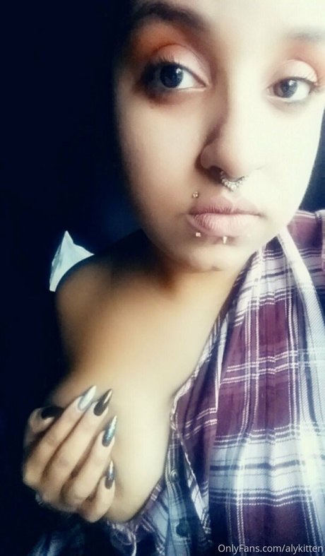 lippen nur fans erotische nacktheit archiv