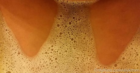 raeraejiggles exklusive nette bild