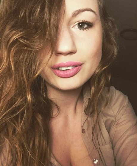 fuzyfruzsina nackt nette bild