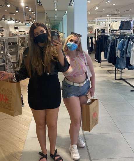 Molly Georgia Leach heiße nackt bild