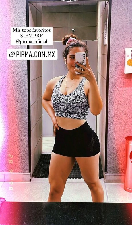 Sassi Z exklusive pornostar archiv