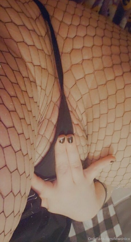 lewdnico nackt akt galerie