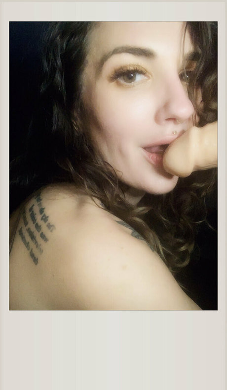 thesmuttymystic pornostar heiße foto