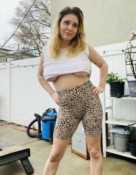 lindsaymariefelton model nackten bild