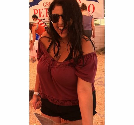 Charlotte Godoy nackt pornografische galerien