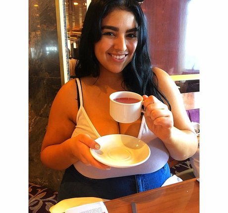 Charlotte Godoy kostenlose hübsche bilder