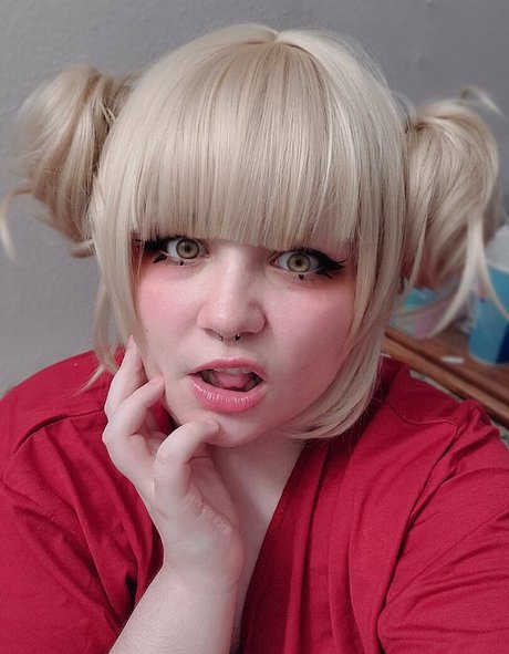 awoo exe schauspielerin nackten bilder