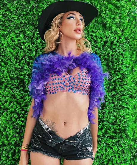 Nicole Louise schauspielerin akt archiv