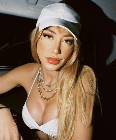 Nicole Louise kostenlose akt galerien