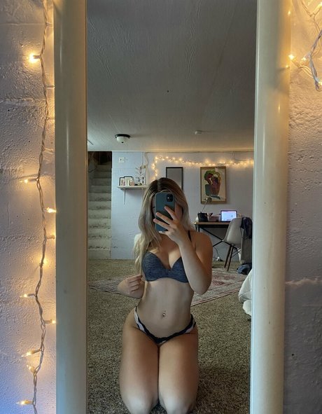 Lily Hale erotische exklusive galerien