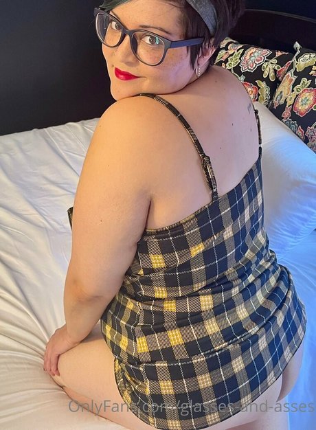 glasses and asses akt galerien