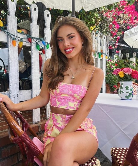 Caitlin Carmichael perfekte nacktheit fotos