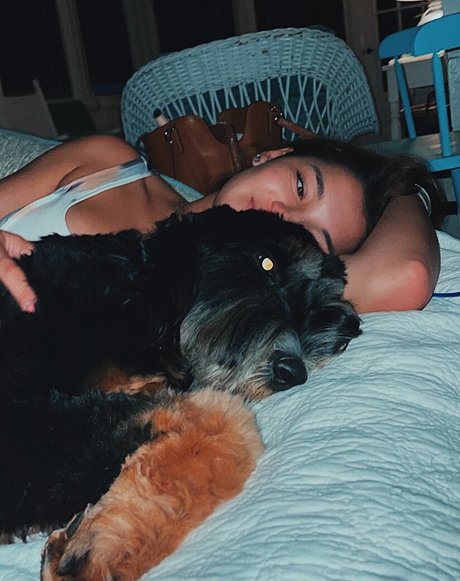 Hannah Malvone top pornografische fotos