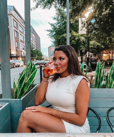 Hannah Malvone top nackt galerie