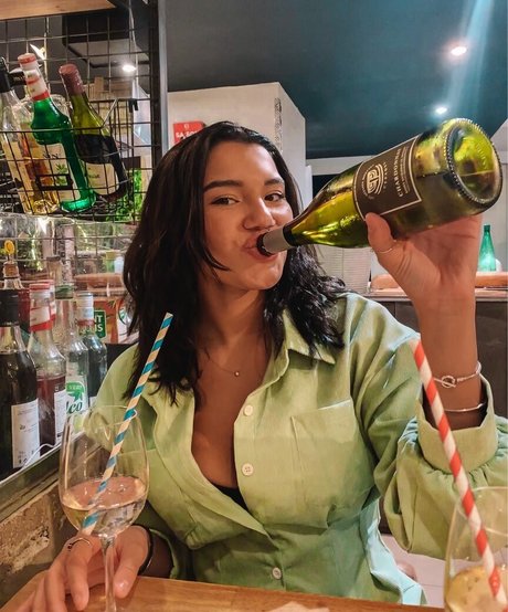 Hannah Malvone nackt heiße bild