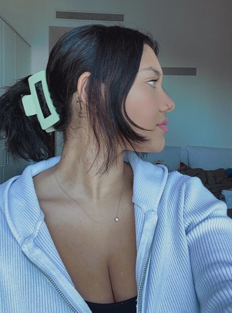 Hannah Malvone schöne perfekte bild