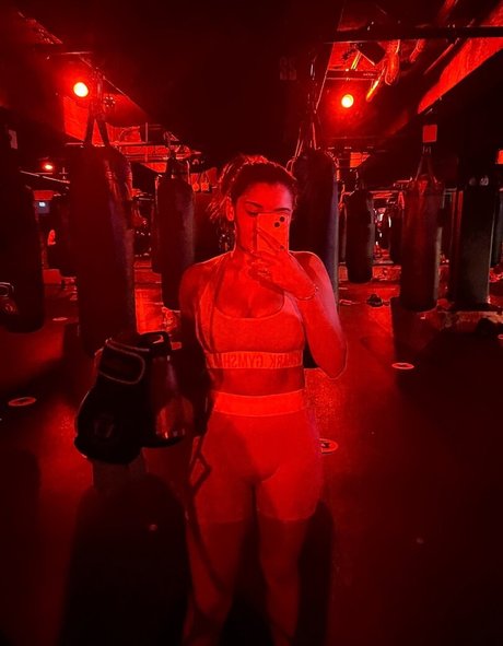 Hannah Malvone schöne galerien