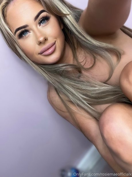 rosiemaeofficialx pornostar heiße bilder