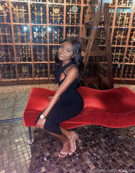 only1blair model perfekte bild