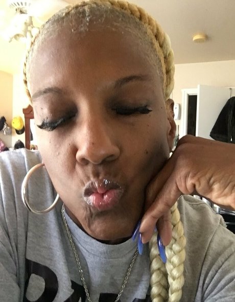 msphat70 nacktheit heiße bilder