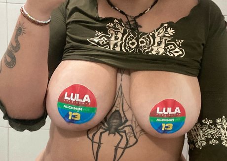 Saytakagi model nackten fotos