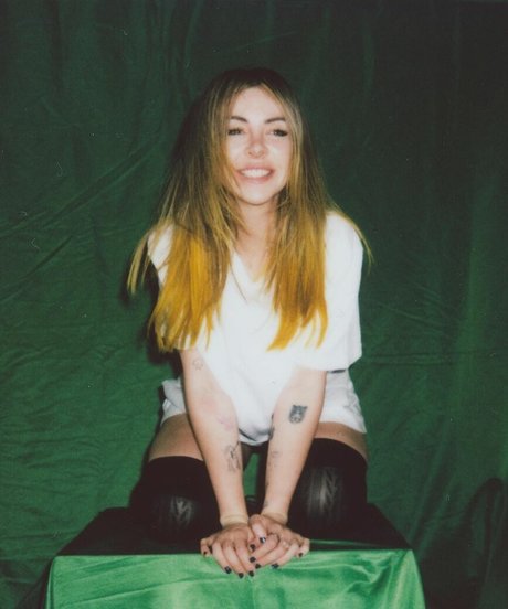 Alison Wonderland sexy erotische fotos